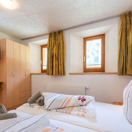 Haus Anna Hotel Langenfeld Bagian luar foto