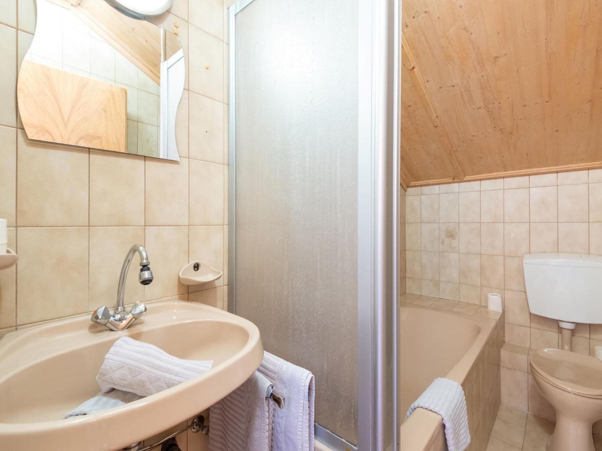 Haus Anna Hotel Langenfeld Bagian luar foto