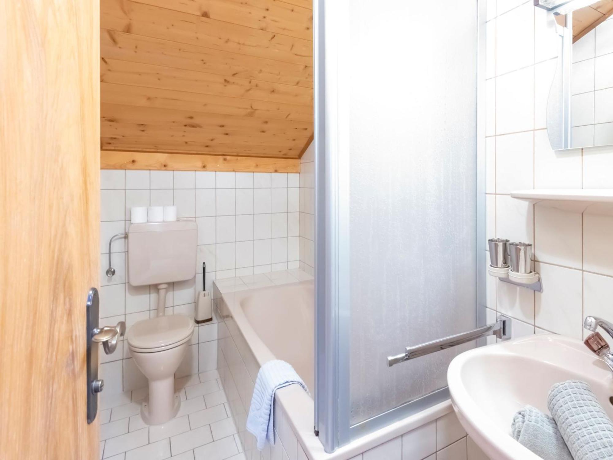 Haus Anna Hotel Langenfeld Bagian luar foto