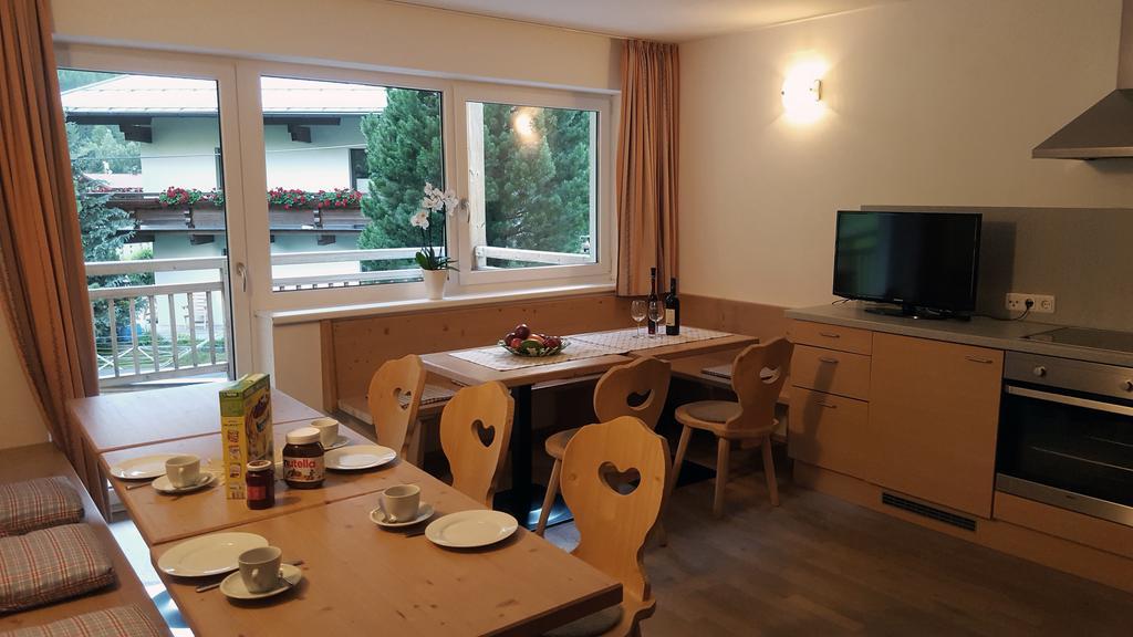 Haus Anna Hotel Langenfeld Bagian luar foto
